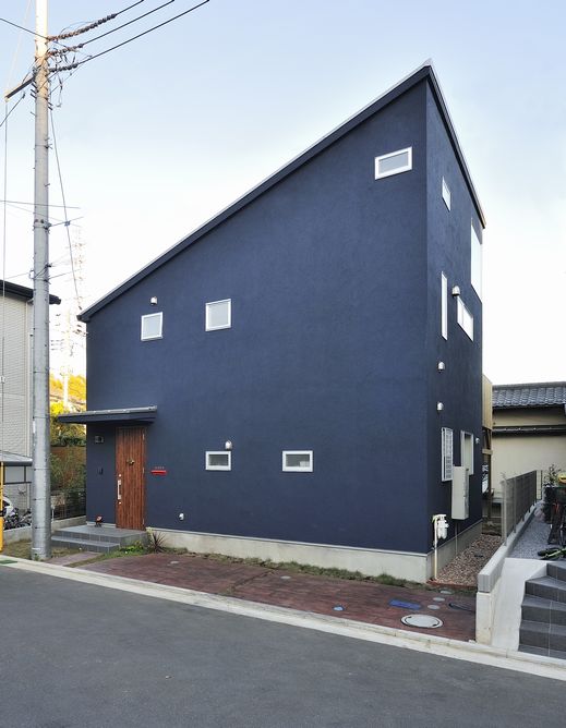 横浜の日光の差し込む家の外観